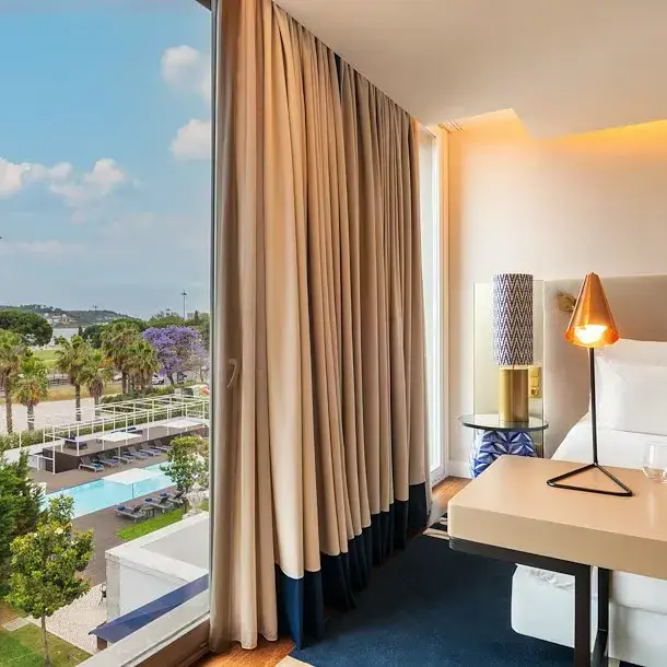 Quarto Mansarda Com Vista Da Torre de Belém